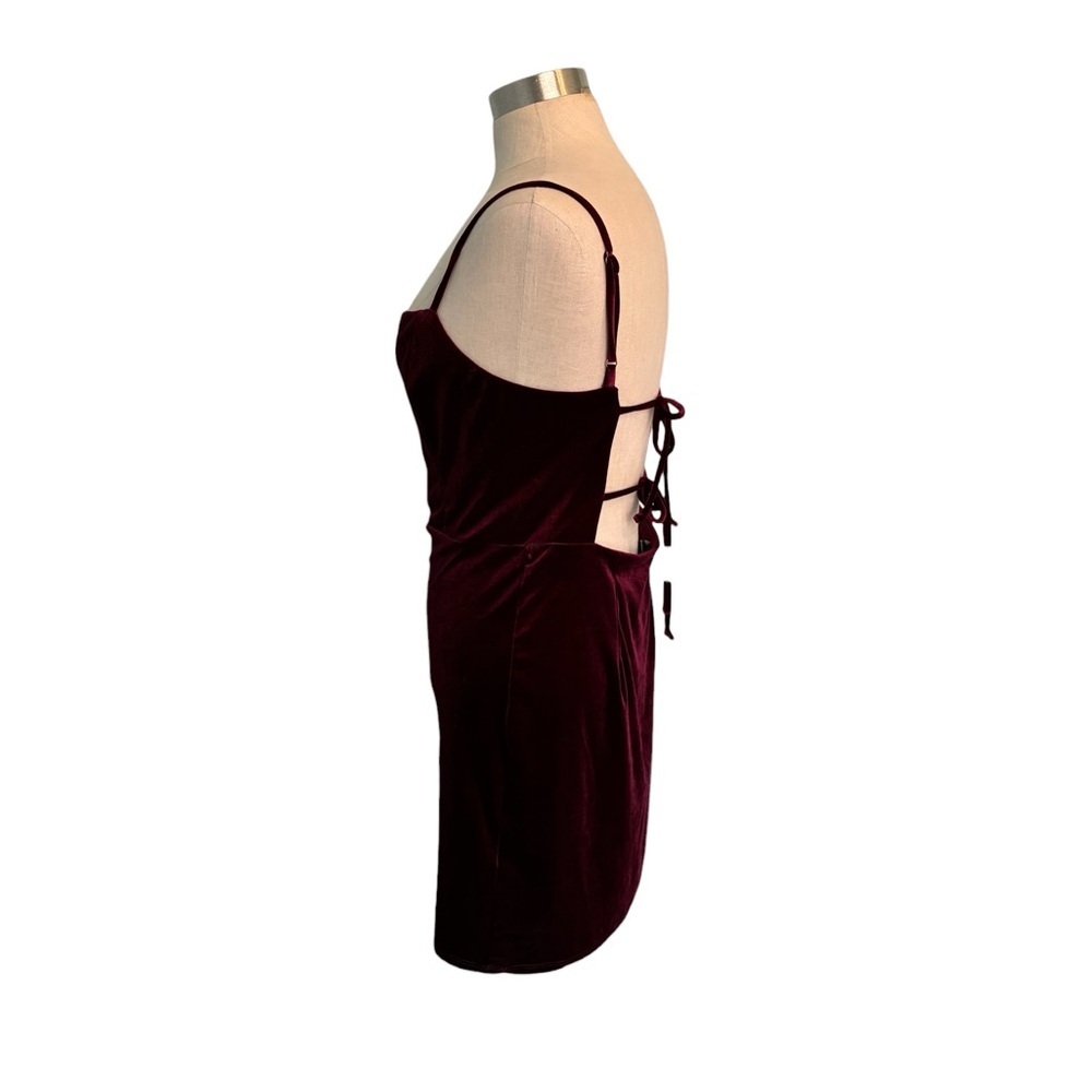 UO Genova red velvet tie back dress - Picture 6 of 10